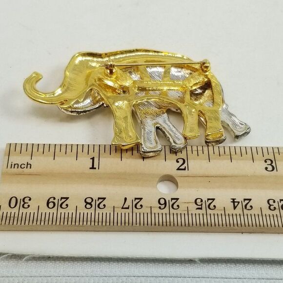 Vintage Liz Claiborne Two Elephant Brooch, Trunks Up Good Luck, Gold Tone - Picture 3 of 3